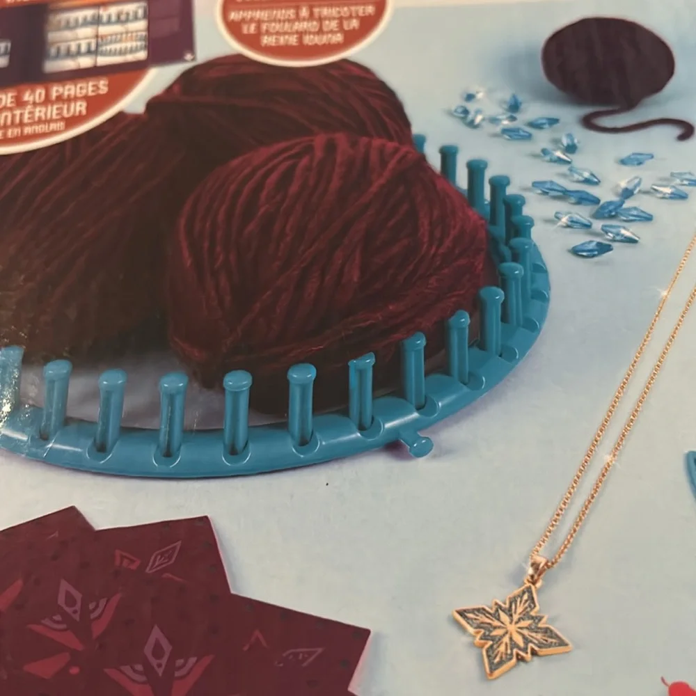 FROZEN II Queen Iduna‘s knitted Scarf Make yourself Kit NEW